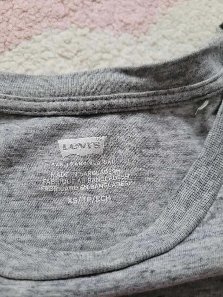 Tricou Levis marime oversize Xs -M