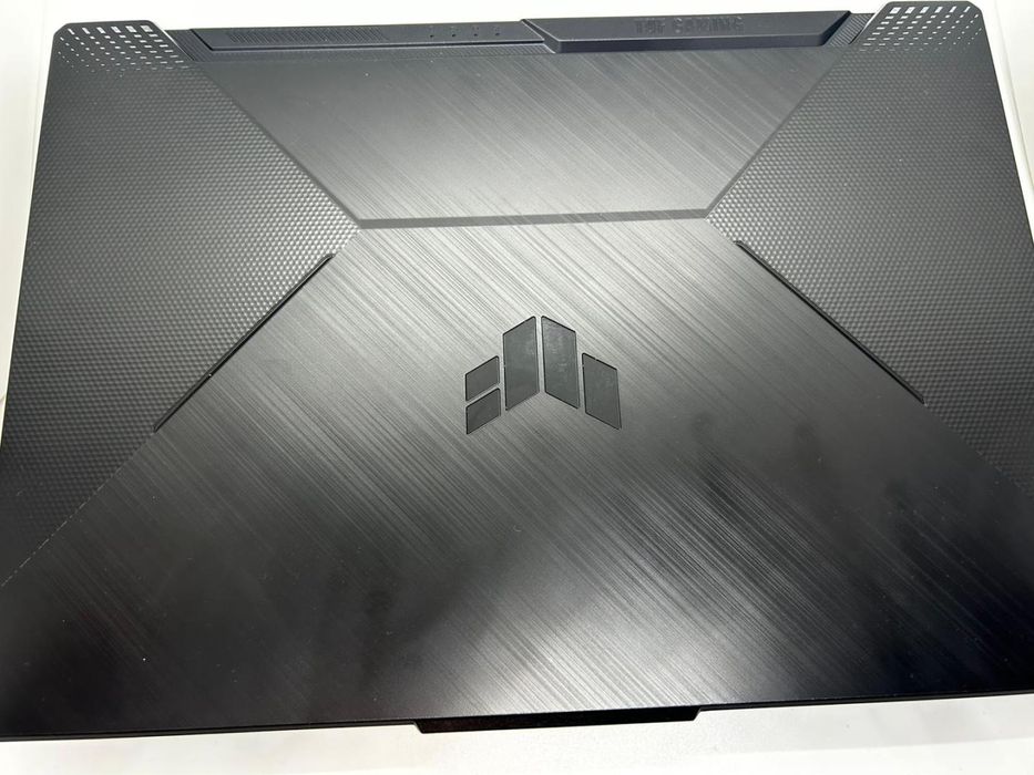 Laptop ASUS TUF FA506N Ryzen 5 7535HS RTX 2050 16GB RAM -D-