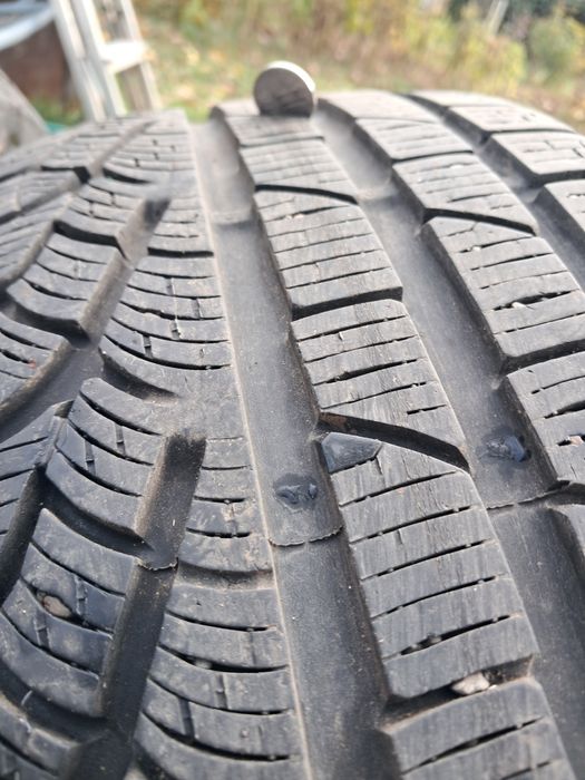 Vând cauciucuri Pirelli R17