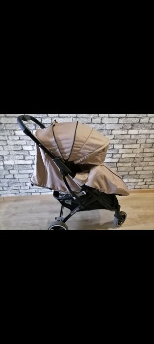 Коляска прогулочная