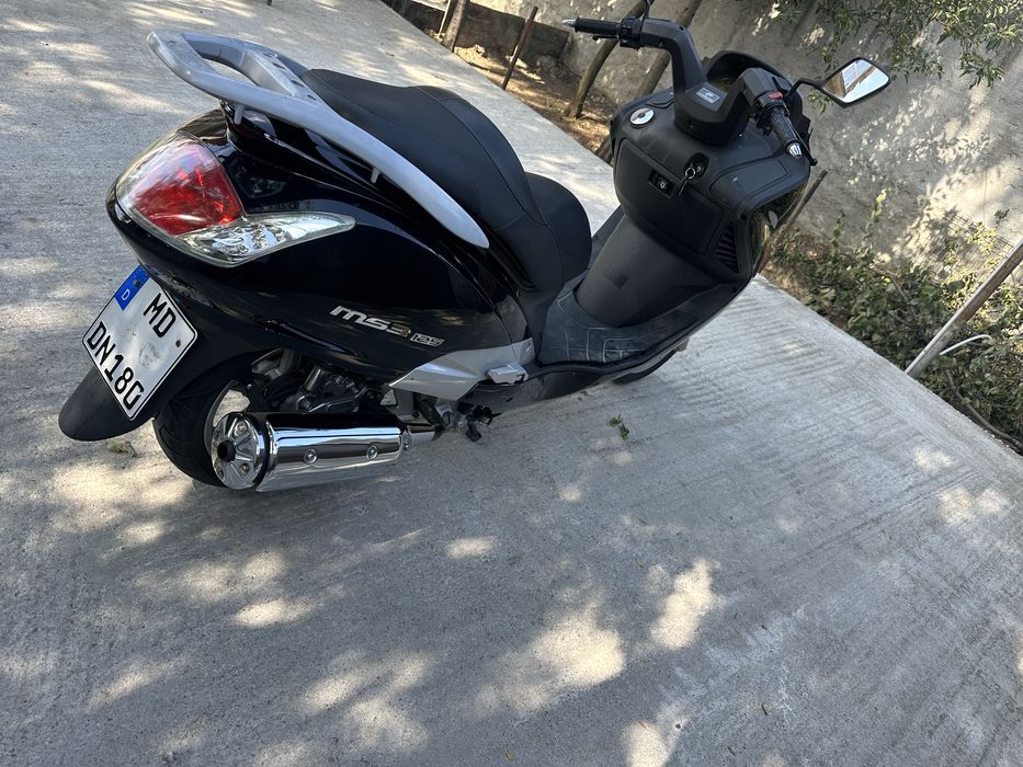 De vanzare scuter hyosung ms3 125