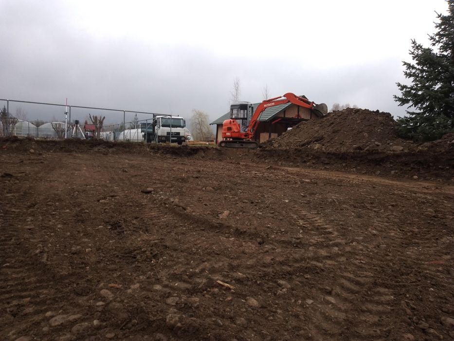 Închirieri utilaje .Buldoexcavator/excavator 3,5 tone /bobcat 3 tone