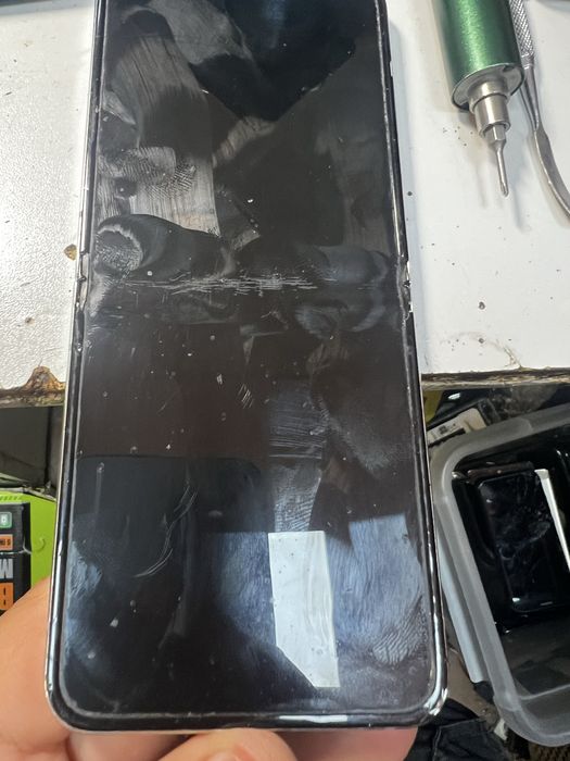 Samsung z flip 5 за части