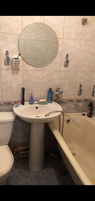 Срочно продам 1ком кв. 2/5гостинка 10500