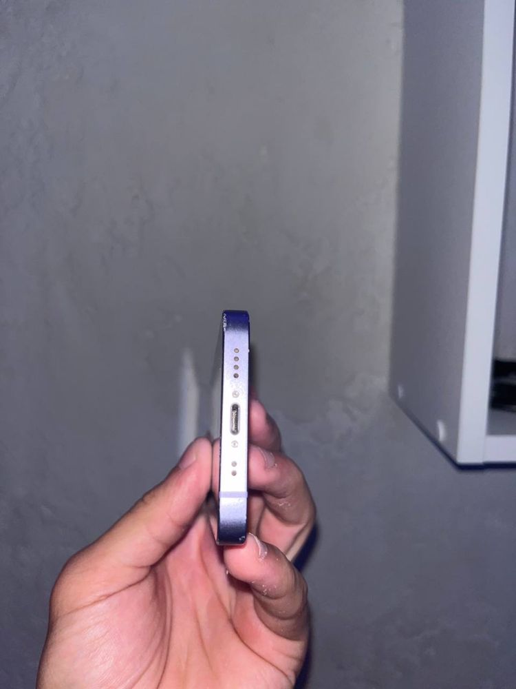 Обменяю Iphone 12 mini
