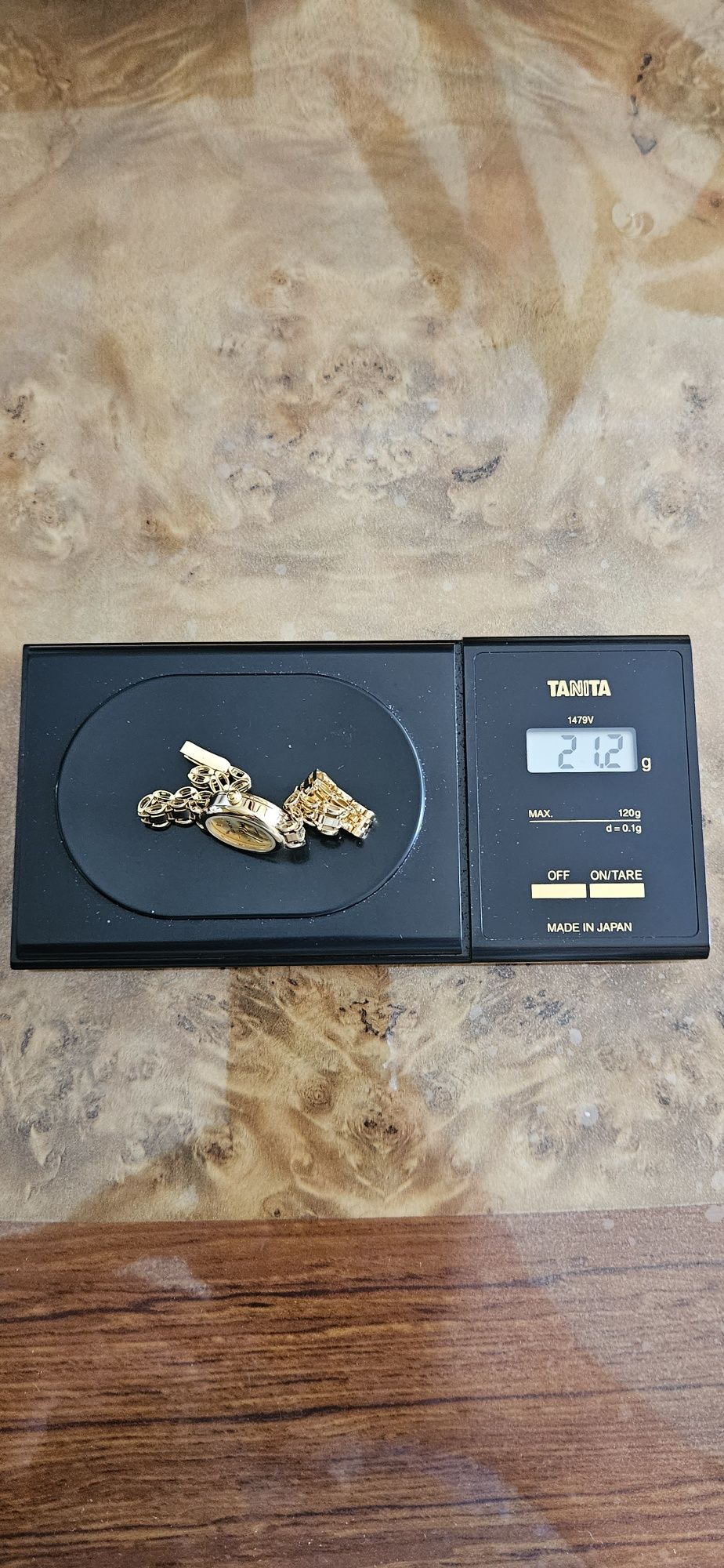 Золотые часы Geneva оригинал 750 пробы Италия без бриллиантов.