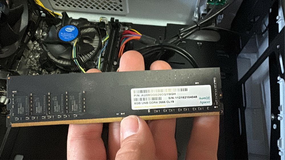 Unitate PC si monitor