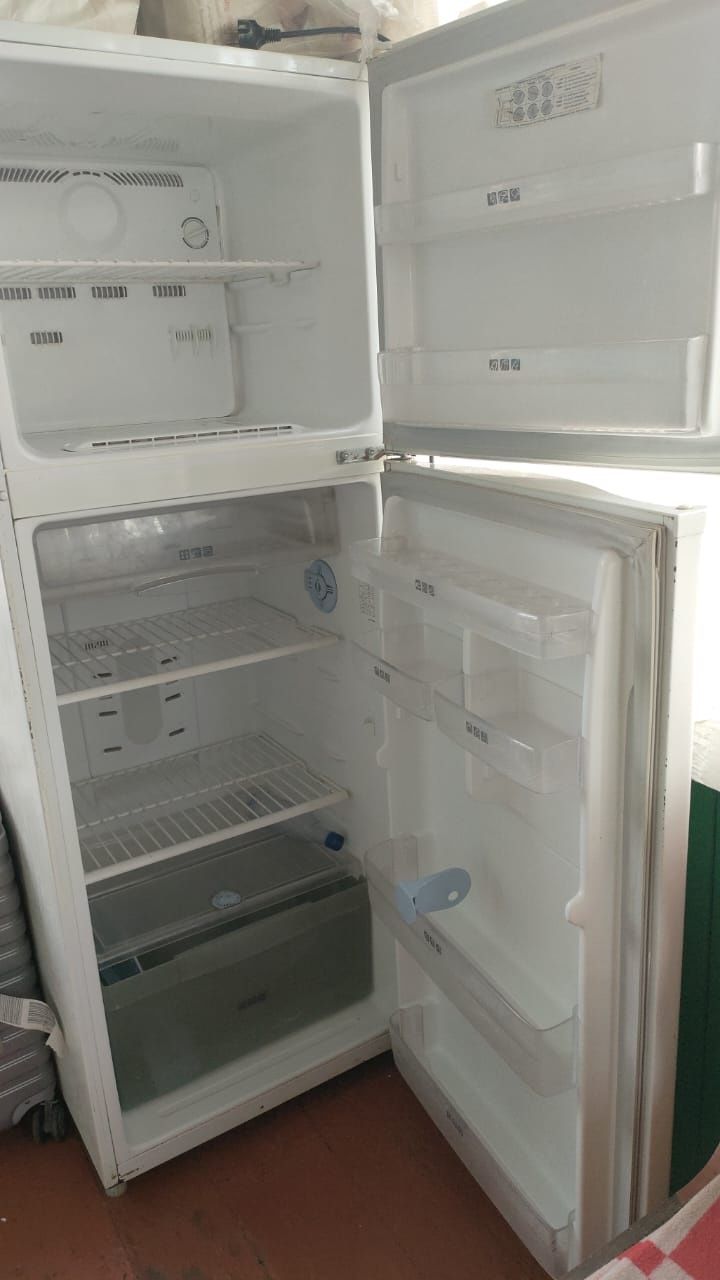 Продам б.у Холодильник