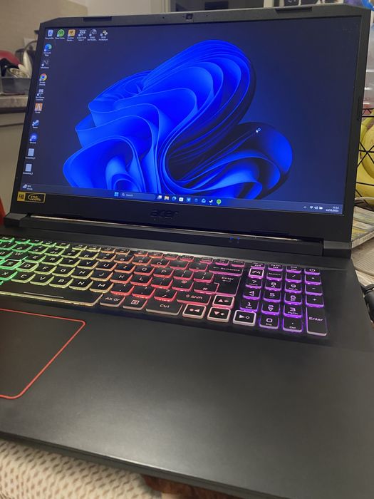 Acer Nitro 17.3 16GB i7 10750H RTX 3060 6GB RGB 120HZ 500 GB SSD