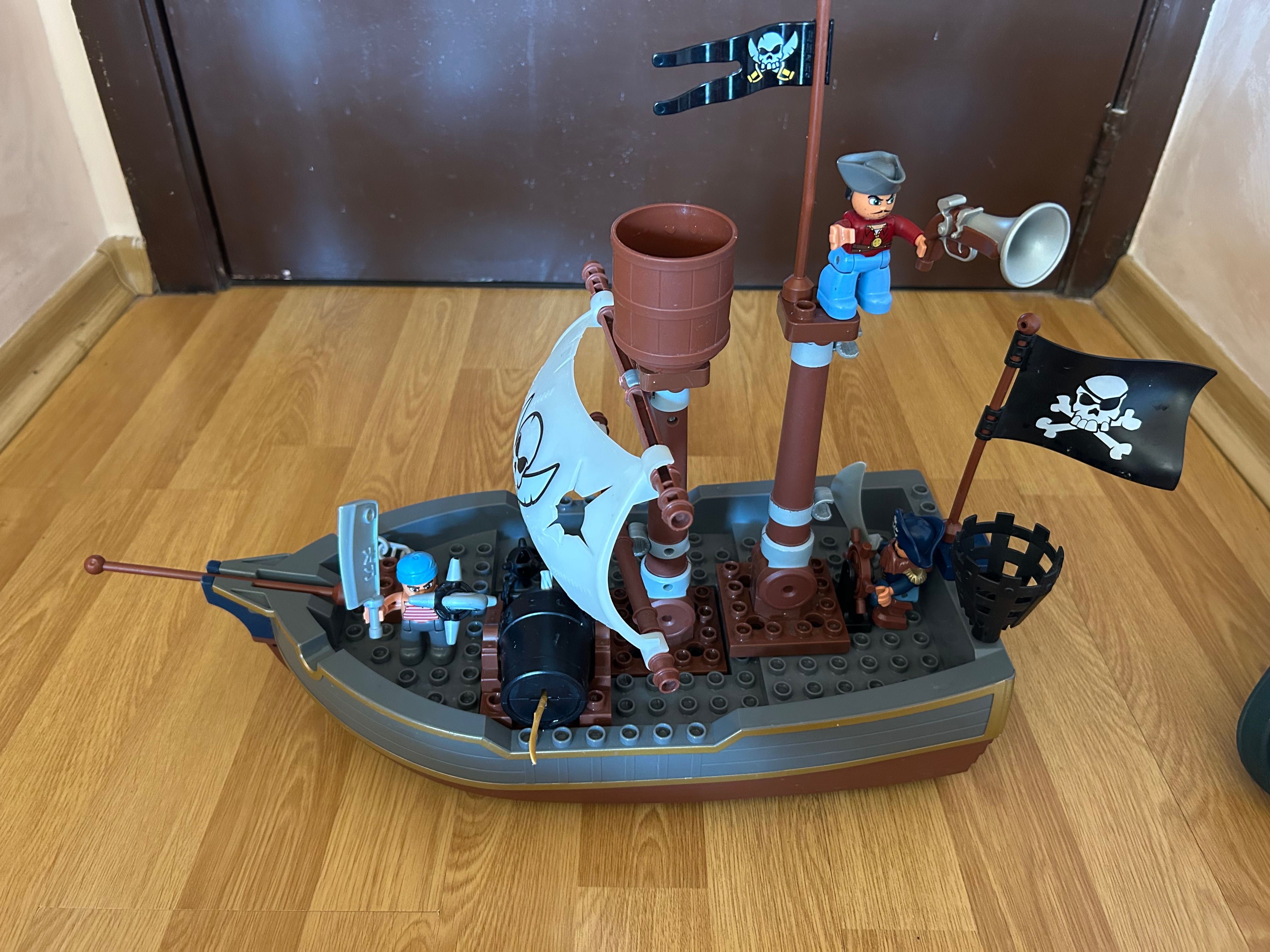 НЕНАЛИЧНО! Пиратски кораби Lego Duplo