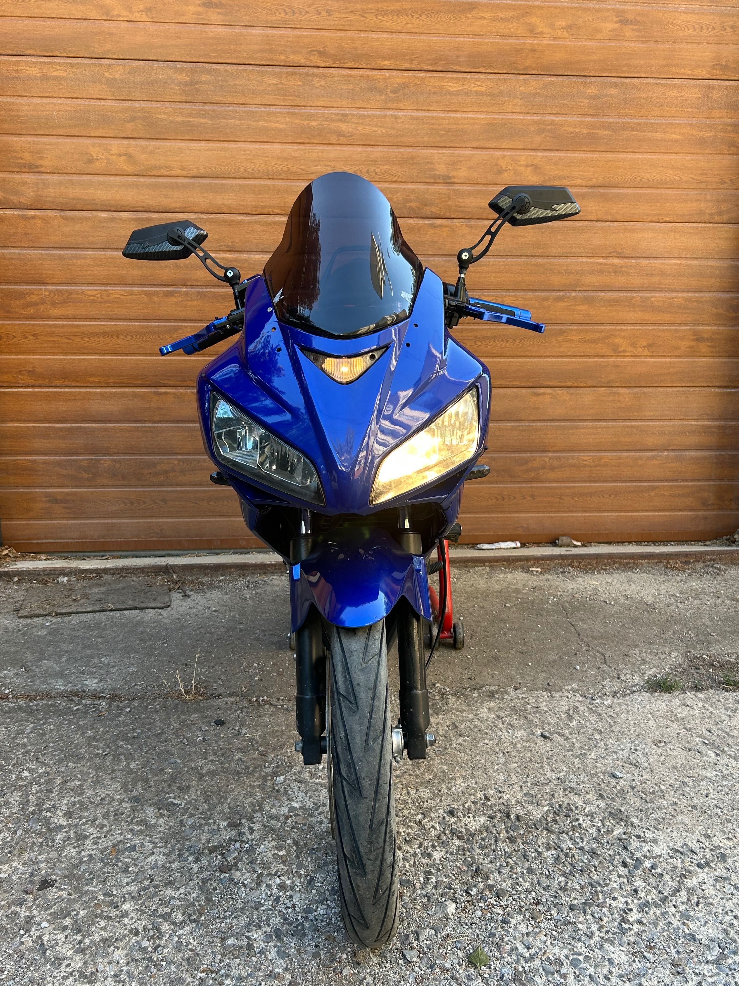 Honda cbr 125r 2008