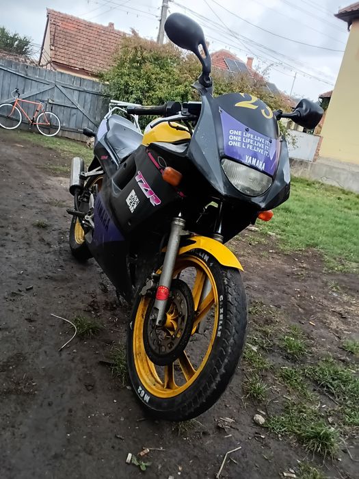 Vând iamaha 6 trepte pornire la sfert merge foarte bine acte la zi