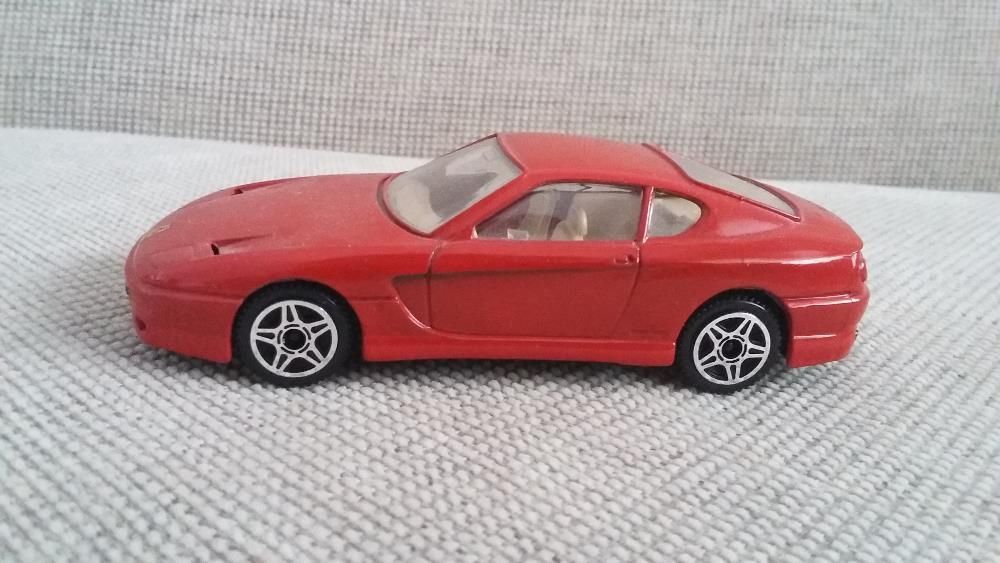 Vand macheta Ferrari 456 GT scara 1/43 producător Bburago