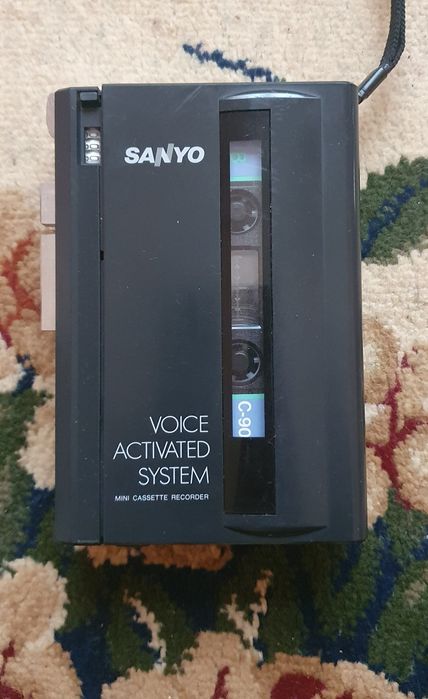 Диктафон плер Sanyo 1980 год випуска винтажний