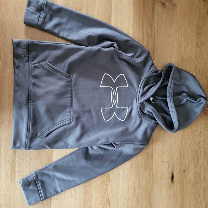 Hanorace Under Armur și Converse