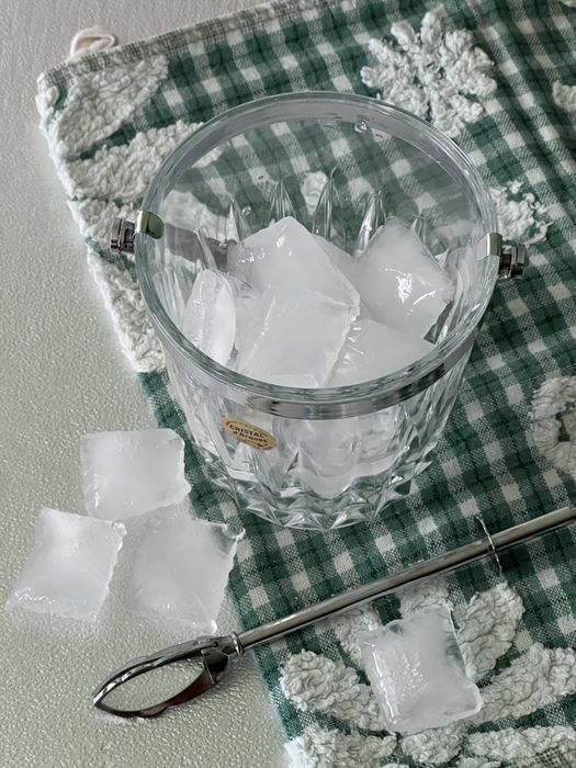 Frapiera pentru gheată din cristal