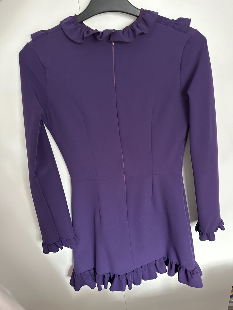 Rochie violet cu volanase