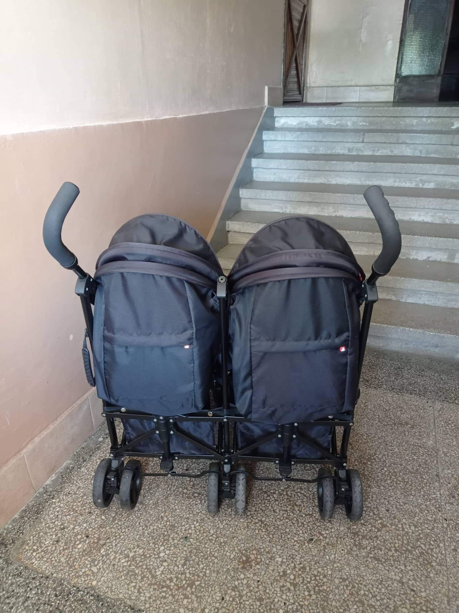 Детска количка за близнаци