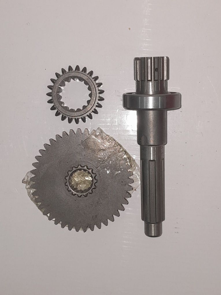 Traktor zapchasti