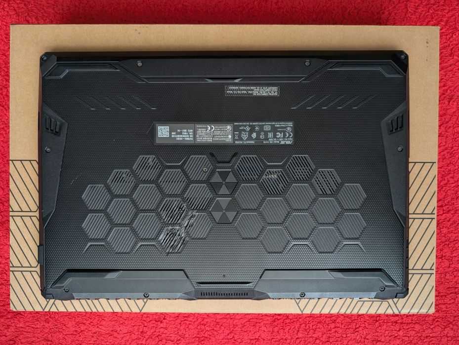 Laptop gaming Asus Tuf A17 FA706-IU