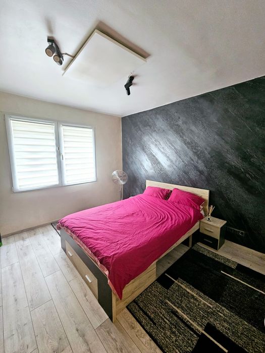 De inchiriat  pe termen lung ap cu o camera in cart Tudor .