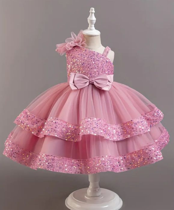 Нарядное платье на девочку