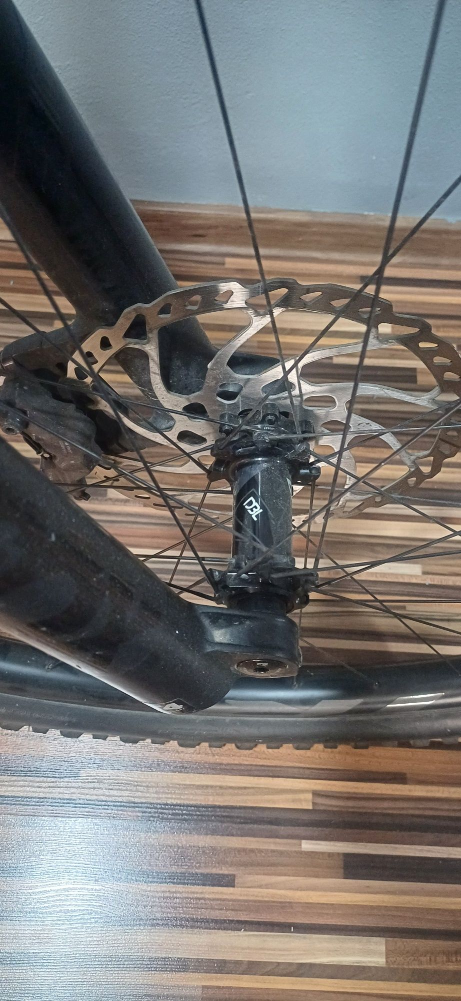 Giant electric carbon
