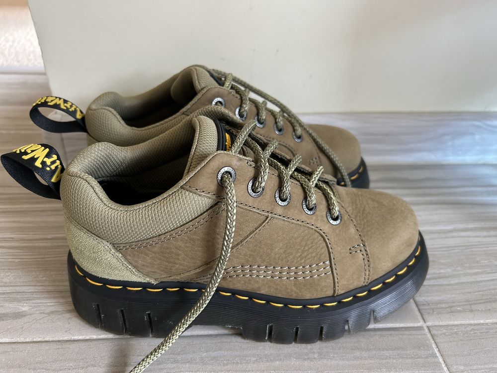 Обувки Dr. Martens