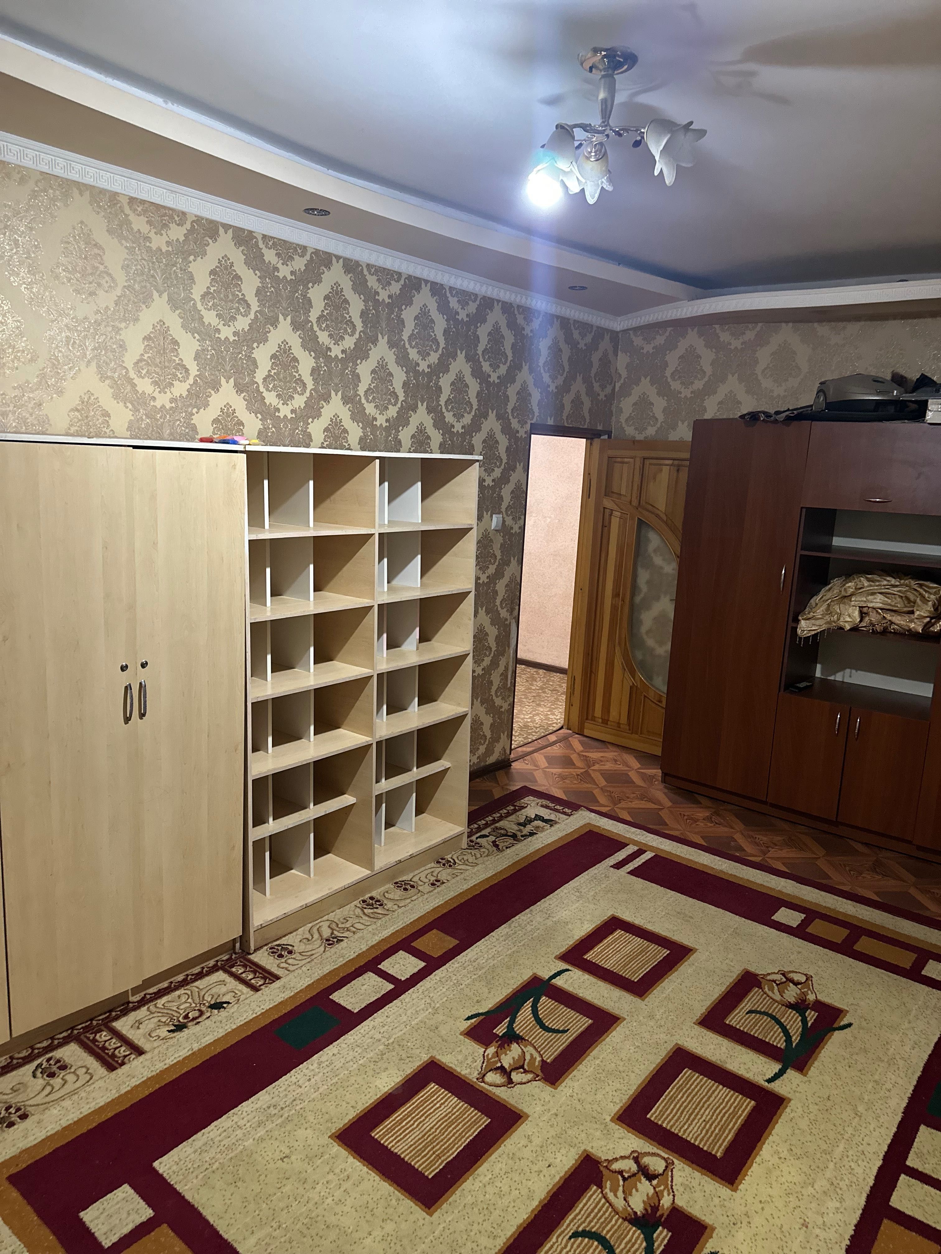 Chilonzor 14kv jaxon tilari instut 500 metr Qizlarga
