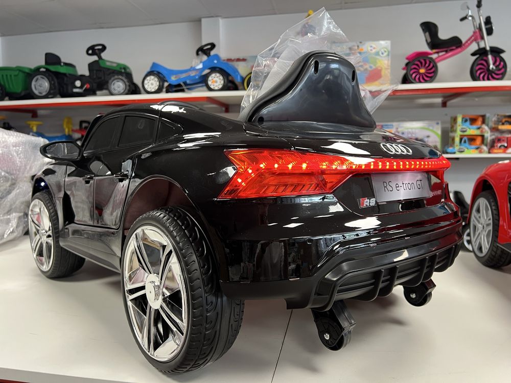Детска акумулаторна кола Audi RS E-tron GT
