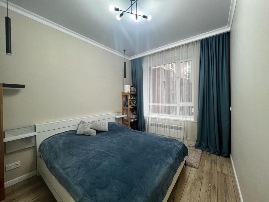 Продам кровать белого цвета без матраса!