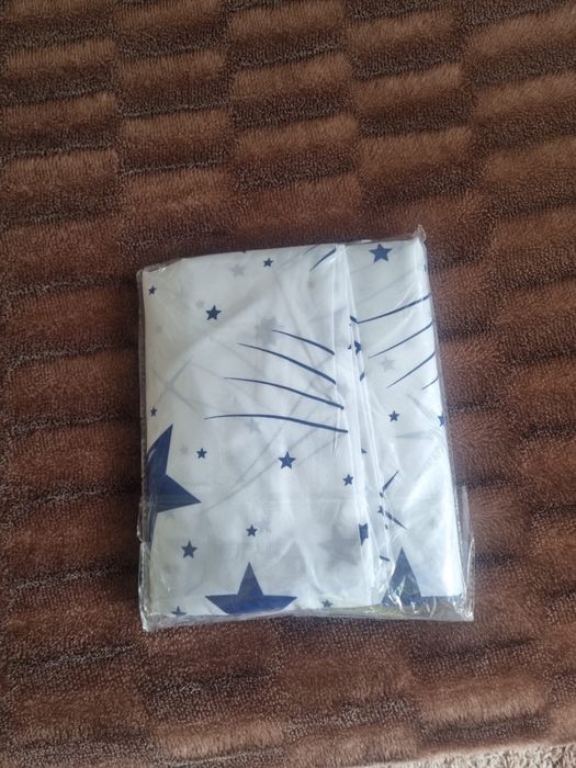 Новый 2-х спальный постельный комплект! Простыня и 2 наволочки.