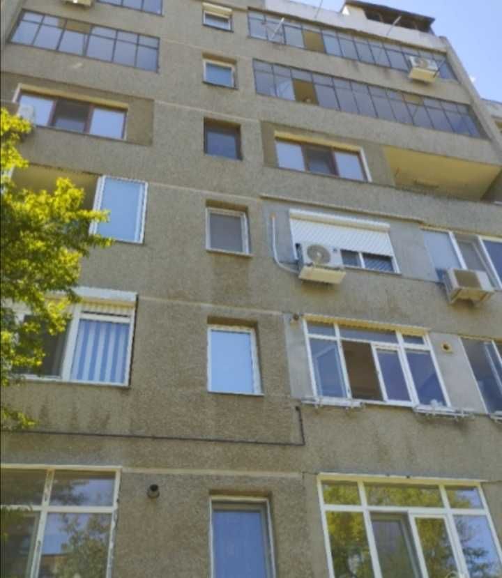 Тристаен апартамент + кухненски бокс и гараж