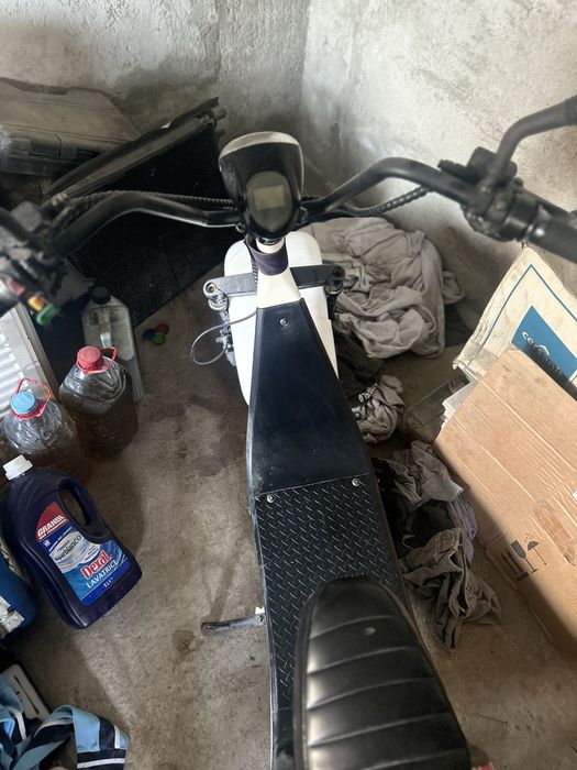 Scuter electric ( moped ) harley