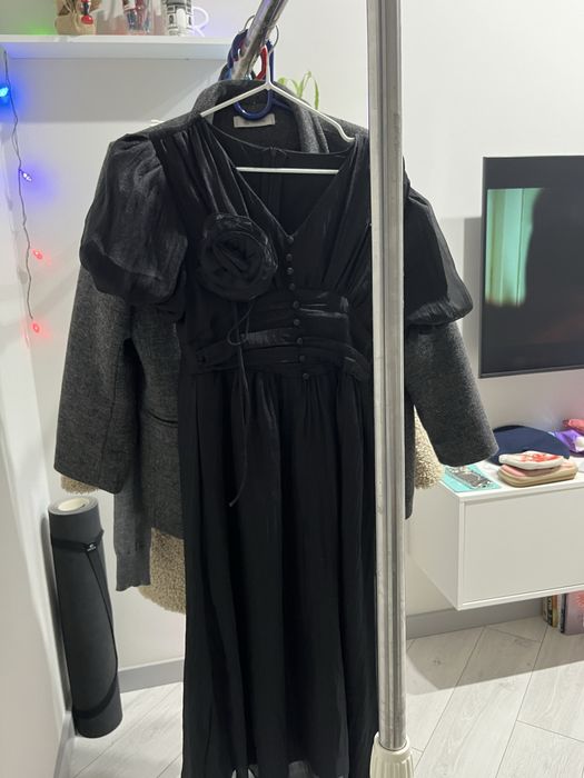 Продам платье черное