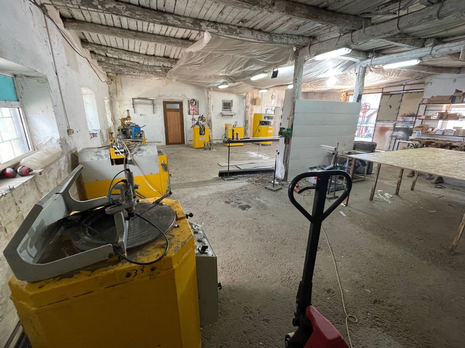 Vand linie utilaje tâmplărie PVC si aluminiu