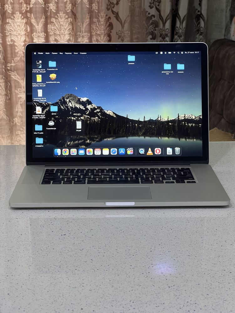 Macbook pro retina 15 , i7, 16 gb, 256 nvme ssd