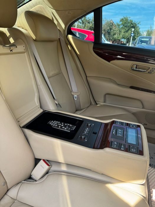 Variante/ Lexus LS460