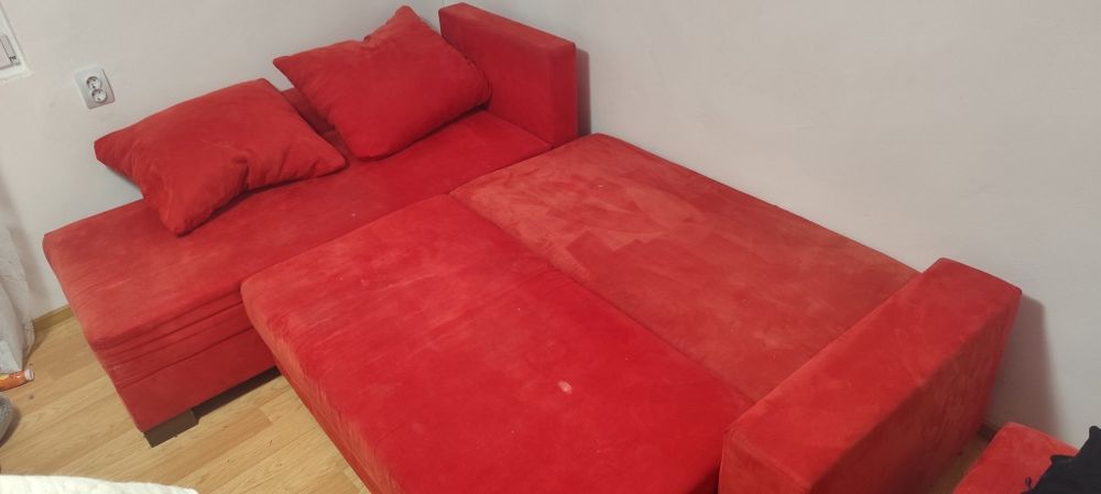 Colțar extensibil 210x150 cu lada depozitare și tamburet 130x7