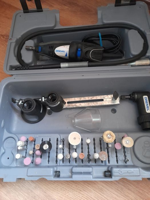 DREMEL masina multifuncțională 300,cutie si accesorii