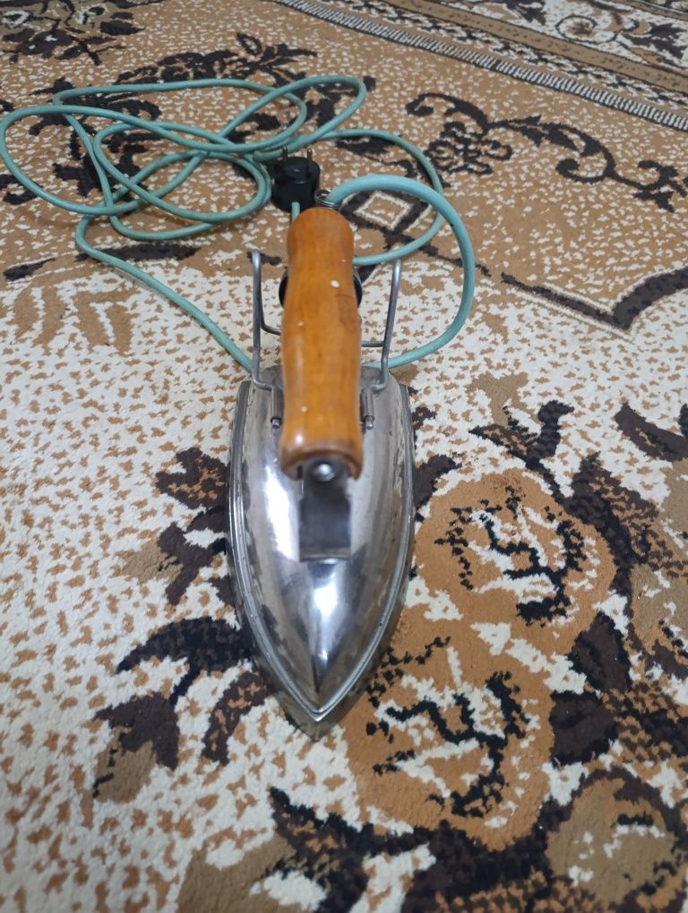 Утюг советский рабочий