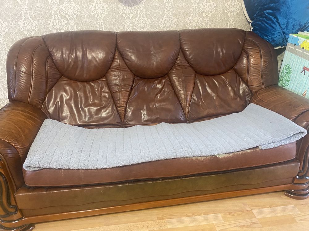 Кожанный диван 2 м