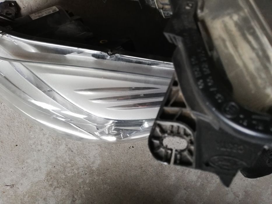 Комплект фарове за форд куга