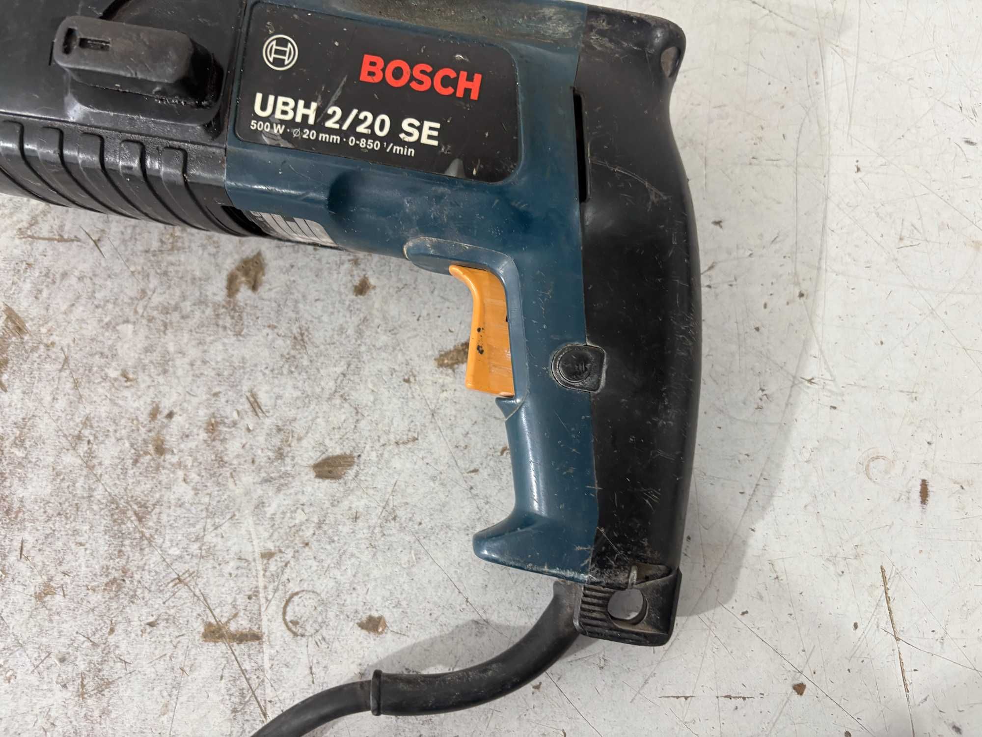 Перфоратор - Bosch 500W / 110V