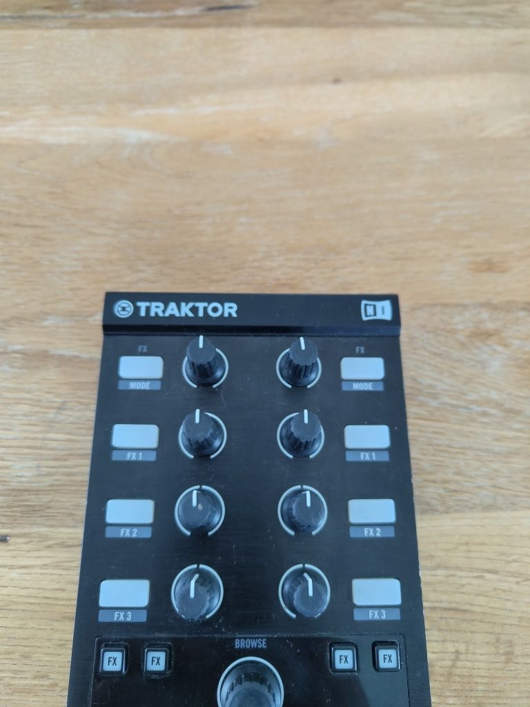 Consola dj Native Instruments Traktor X1 MK2