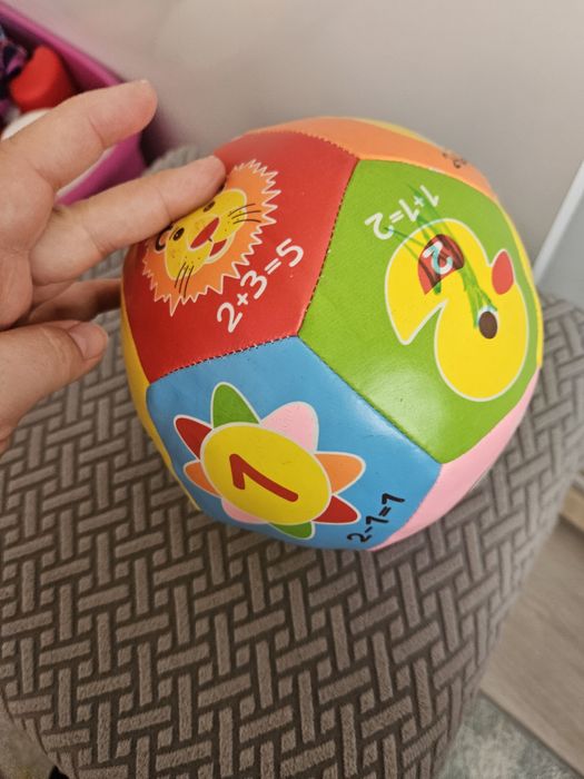Пълен кашон с играчки