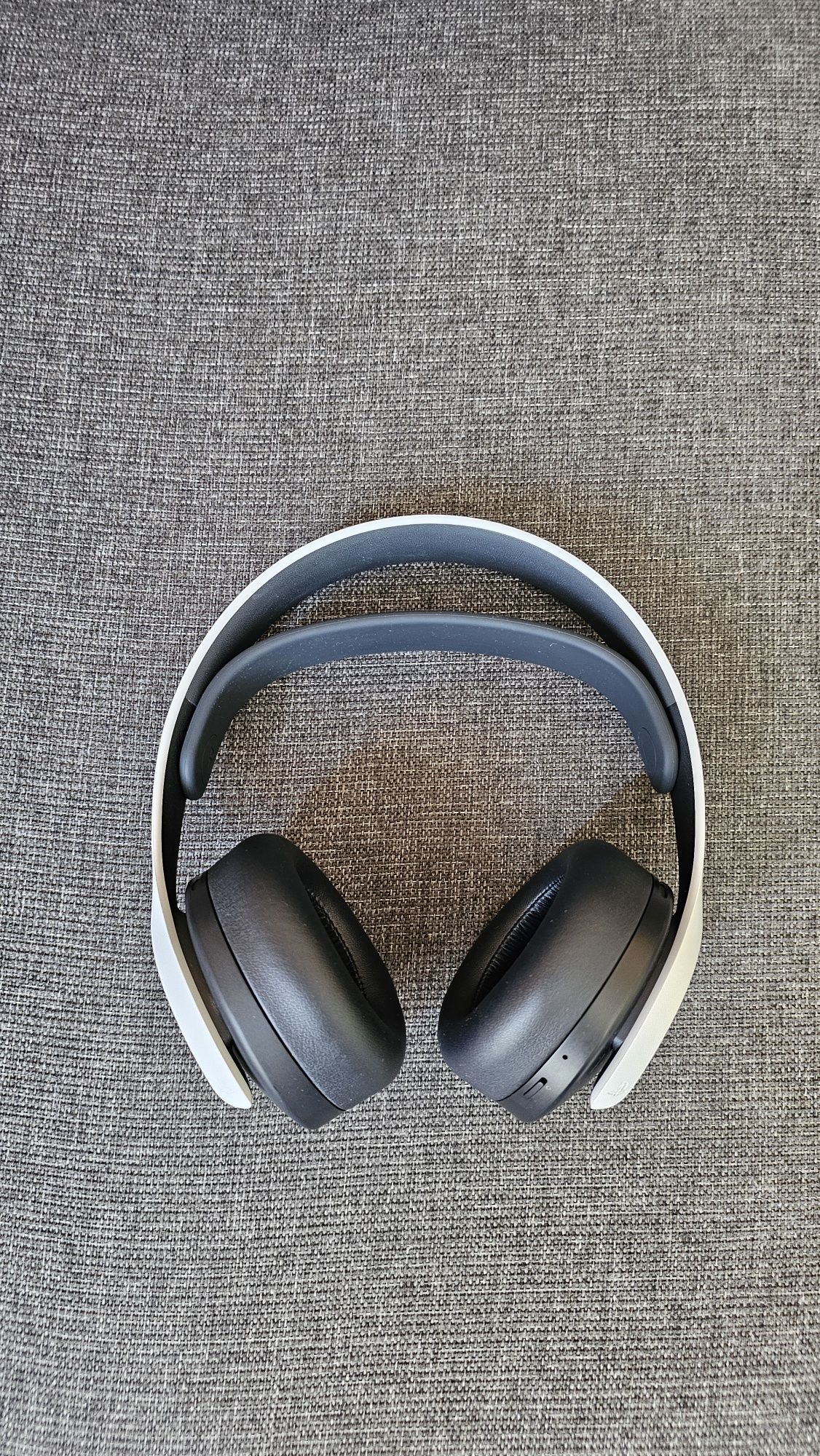 Продавам Playstation Pulse 3D.Перфектни.
