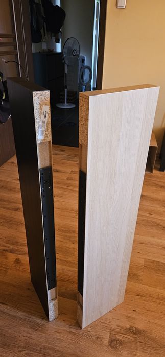 Vand 2 polite ikea Lack, culori bej si negru, stare foarte buna