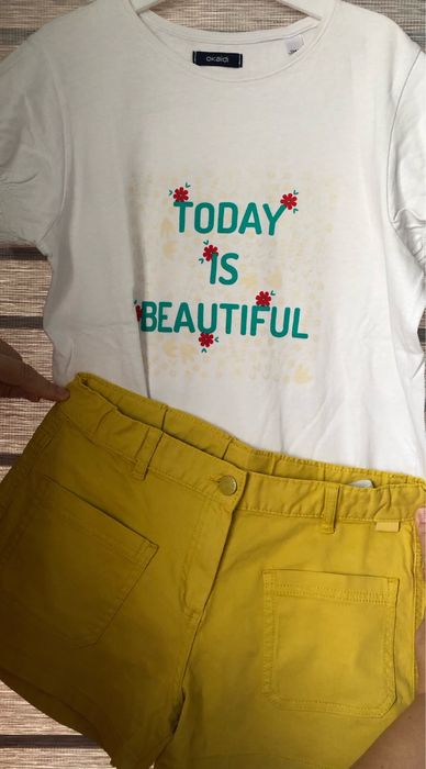 Къси панталонки и тениска