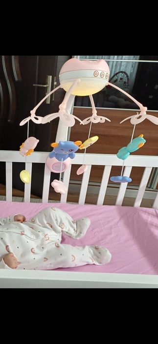 Carusel muzical pentru patut roz